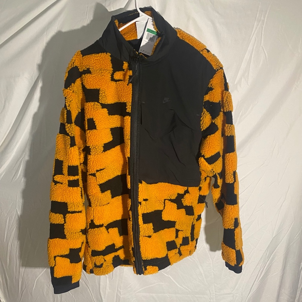 Nike ThermaFit Fleece NWT